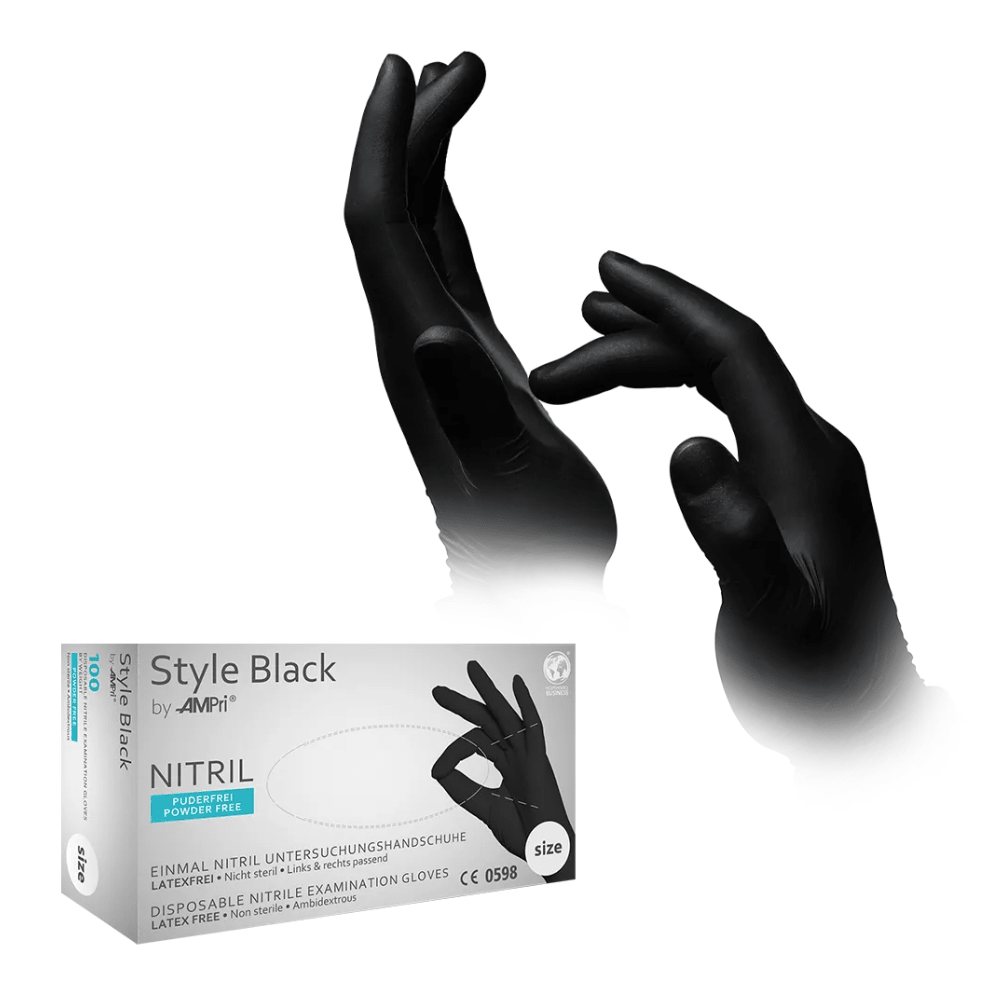 L'image montre des AMPri STYLE BLACK Gants en nitrile sans poudre de MED-COMFORT, Noir, portés par une personne dans différentes positions au-dessus de la boîte à gants. L'emballage avec le nom de la marque AMPri Handelsgesellschaft mbH indique que les gants sont à la fois sans poudre et sans latex.