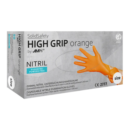 Boîte de gants de protection chimique en nitrile SolidSafety High Grip orange d'AMPri. Ces gants non stériles ont une surface texturée en diamant sans poudre et conviennent aux deux mains. Étiquetés en plusieurs langues avec des informations sur les tailles, CE 2777 et des symboles alimentaires pour une utilisation dans l'industrie alimentaire.