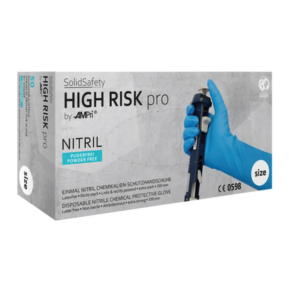 Une boîte de gants de protection chimique en nitrile AMPri SolidSafety High Risk Pro Type A de AMPri Handelsgesellschaft mbH montre sur l'emballage une main dans un gant bleu tenant un tube à essai. Ces gants sont sans poudre et sans latex et certifiés CE 0598 pour une protection optimale contre les produits chimiques.