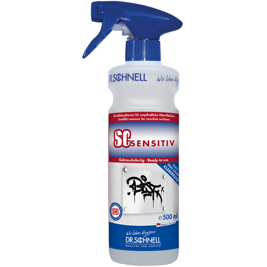Un vaporisateur de 500 ml de DR.SCHNELL SC SENSITIV, produit anti-graffiti pour surfaces sensibles, muni d'une buse bleue et d'une étiquette indiquant les informations sur le produit et représentant un graffiti sur un mur.