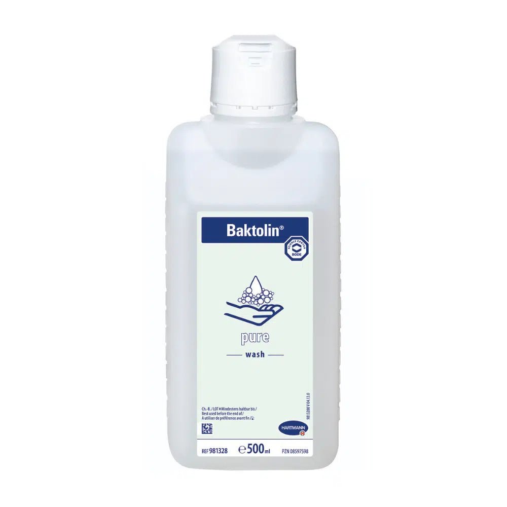 Une bouteille blanche de 500 ml de lotion lavante Hartmann Baktolin® pure avec une étiquette bleue contenant des informations sur le produit. L'étiquette montre des gouttes d'eau et un lavabo, indiquant qu'il s'agit d'un savon pour les mains.