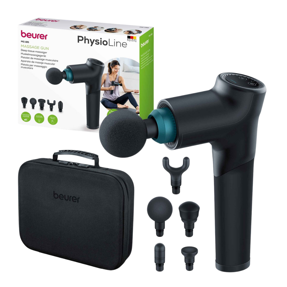 Exposé est un appareil de massage musculaire Beurer MG 185 Massage Gun de Beurer GmbH avec cinq têtes interchangeables et une sacoche noire pour une relaxation musculaire ultime. L'emballage du produit montre le pistolet de massage et une personne l'utilisant sur son bras.
