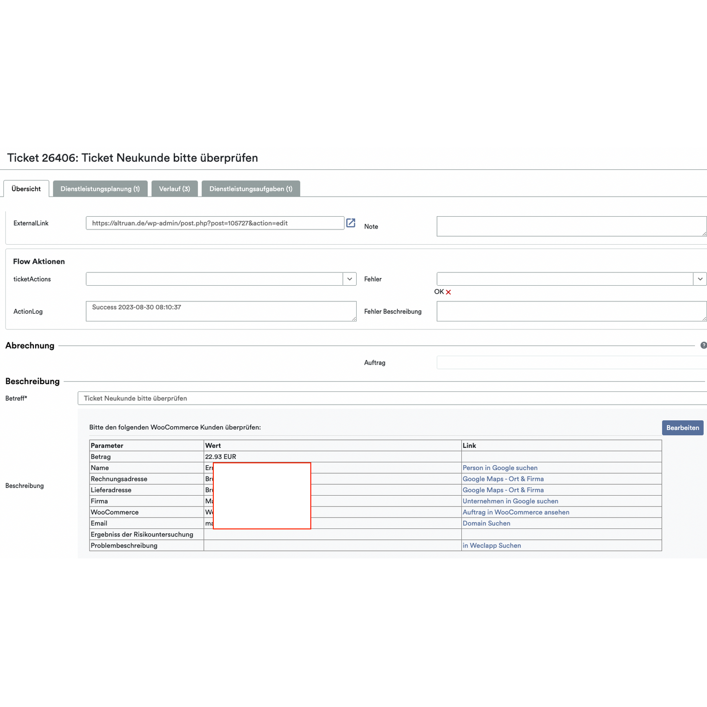 Capture d'écran de l'interface d'un système de tickets d'un service cloud, où différents champs tels que « Détails du ticket », « Journal » et « Client » sont affichés, avec des informations sur une transaction, y compris le coût des articles, mises en évidence dans un champ rouge. OrderGuardian d'Altruan est utilisé.