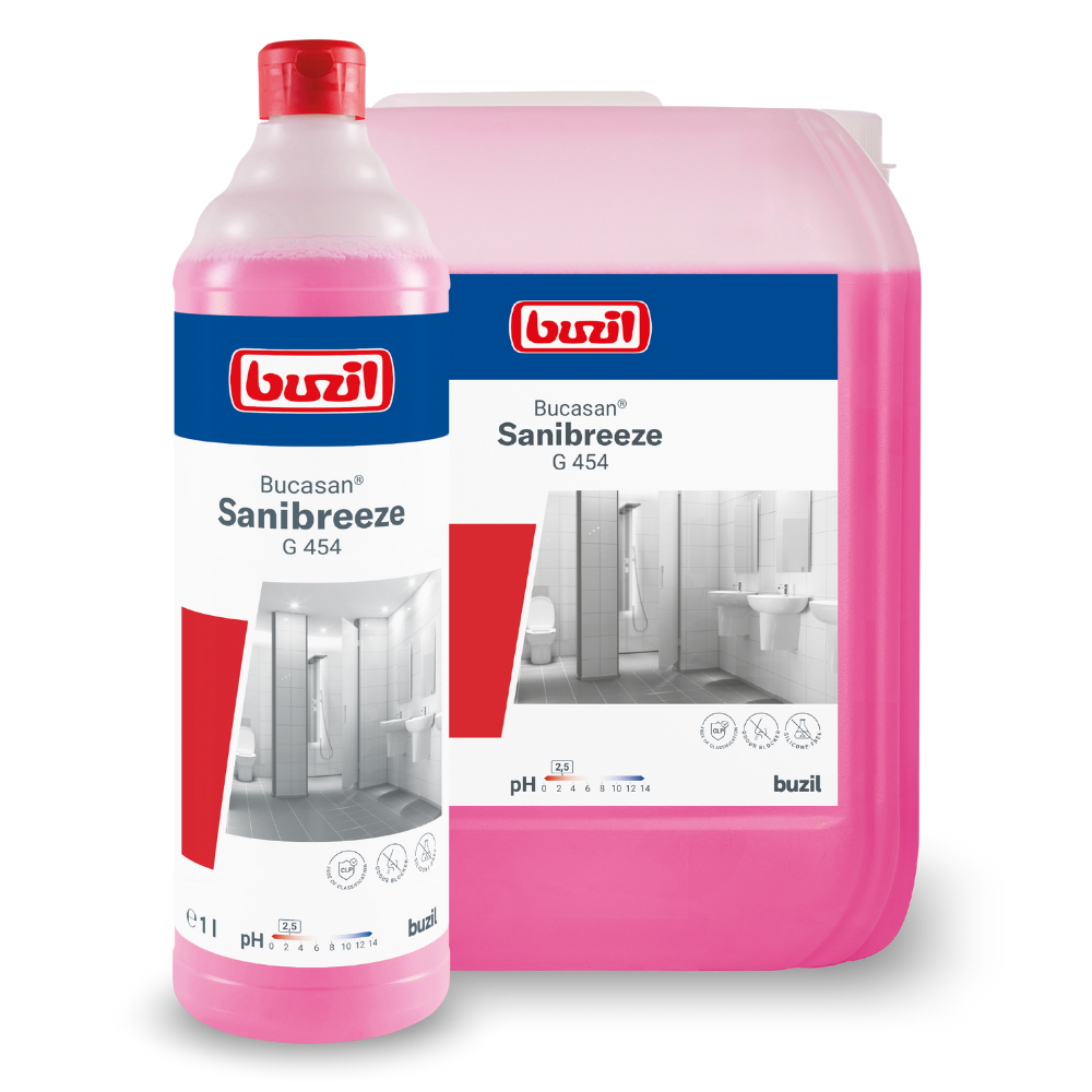Une bouteille et un contenant de Buzil Bucasan® Sanibreeze G 454 nettoyant sanitaire à base d'acide citrique de BUZIL-WERK Wagner GmbH & Co. KG, avec un liquide rose décoré d'images d'une salle de bain impeccable, servent de solution de nettoyage efficace. La bouteille se tient fièrement devant le plus grand contenant, montrant sa capacité à maintenir efficacement les conditions hygiéniques avec sa formule bloquant les odeurs.