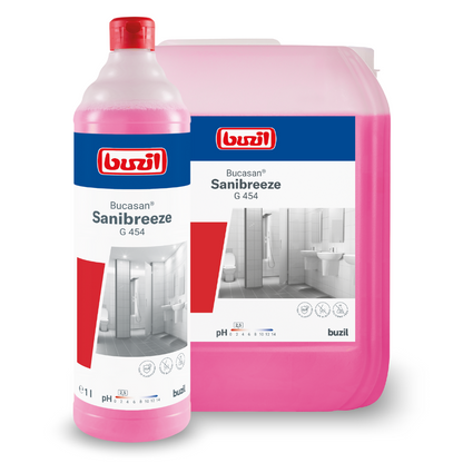 Une bouteille et un contenant de Buzil Bucasan® Sanibreeze G 454 nettoyant sanitaire à base d'acide citrique de BUZIL-WERK Wagner GmbH & Co. KG, avec un liquide rose décoré d'images d'une salle de bain impeccable, servent de solution de nettoyage efficace. La bouteille se tient fièrement devant le plus grand contenant, montrant sa capacité à maintenir efficacement les conditions hygiéniques avec sa formule bloquant les odeurs.