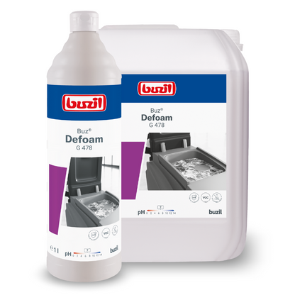 On peut voir des bouteilles du produit de nettoyage Buzil Buz® Defoam G 478 Anti-mousse pour machines de BUZIL-WERK Wagner GmbH & Co. KG, à la fois dans un grand récipient et dans une bouteille plus petite. Les étiquettes mettent en avant le nom du produit et contiennent une illustration « Réduction de mousse dans les appareils de nettoyage », qui souligne l'efficacité du produit dans la réduction de mousse lors des tâches de nettoyage.