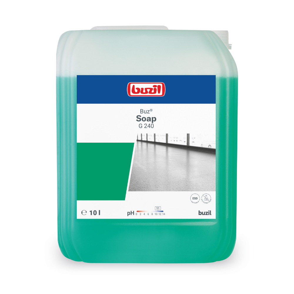 Un conteneur de 10 litres Buzil Buz® Soap G 240 Entretien de nettoyage à base de savon de BUZIL-WERK Wagner GmbH & Co. KG, idéal pour le nettoyage des sols, avec une étiquette vert-blanc illustrant un sol propre. L'étiquette contient des détails sur le produit d'entretien comme le pH et les certifications, et le conteneur est rempli d'un liquide vert.