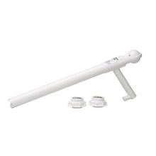 La pompe Diversey pour bidons de 5L et 20L, idéale pour le transvasement, dispose d'un long cylindre, d'une partie latérale inclinée et de deux raccords ronds assortis - tous montrés sur fond blanc. Emballage : 1 pièce.