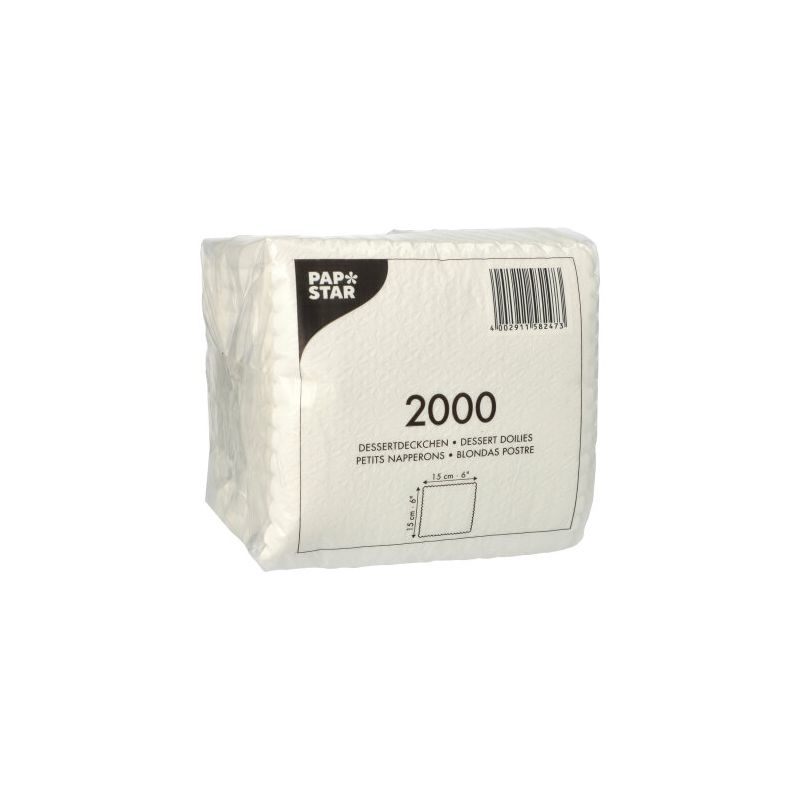 Un paquet scellé de PAPSTAR napperons à dessert 15x15 cm, blanc (2000 pièces) de PAPSTAR GmbH, idéal comme sous-nappe blanche pour les desserts dans la gastronomie; serviettes rectangulaires empilées dans un plastique transparent avec texte multilingue et un code-barres.
