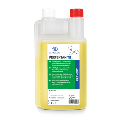 L'image montre une bouteille de 1 litre de désinfectant pour instruments Dr. Schumacher PERFEKTAN TB, une solution désinfectante médicale de Dr. Schumacher GmbH. La bouteille contient un liquide jaune et est équipée d'un mécanisme de dosage blanc avec des graduations. L'étiquette contient un texte multilingue qui met en avant l'« efficacité antimicrobienne » et les propriétés « respectueuses des matériaux », avec un ruban bleu « PREVENT » sur le côté droit.