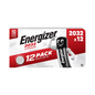 Image d'une pile bouton Energizer CR2032 lithium-dioxyde de manganèse, boîte de 12 piles par Energizer Deutschland GmbH. L'emballage est principalement blanc et rouge, avec le logo Energizer en haut à gauche et une mascotte sur le côté droit. Il indique une durée de conservation de 10 ans, avec le texte «2032 x 12» en haut à droite - une pile vraiment durable.