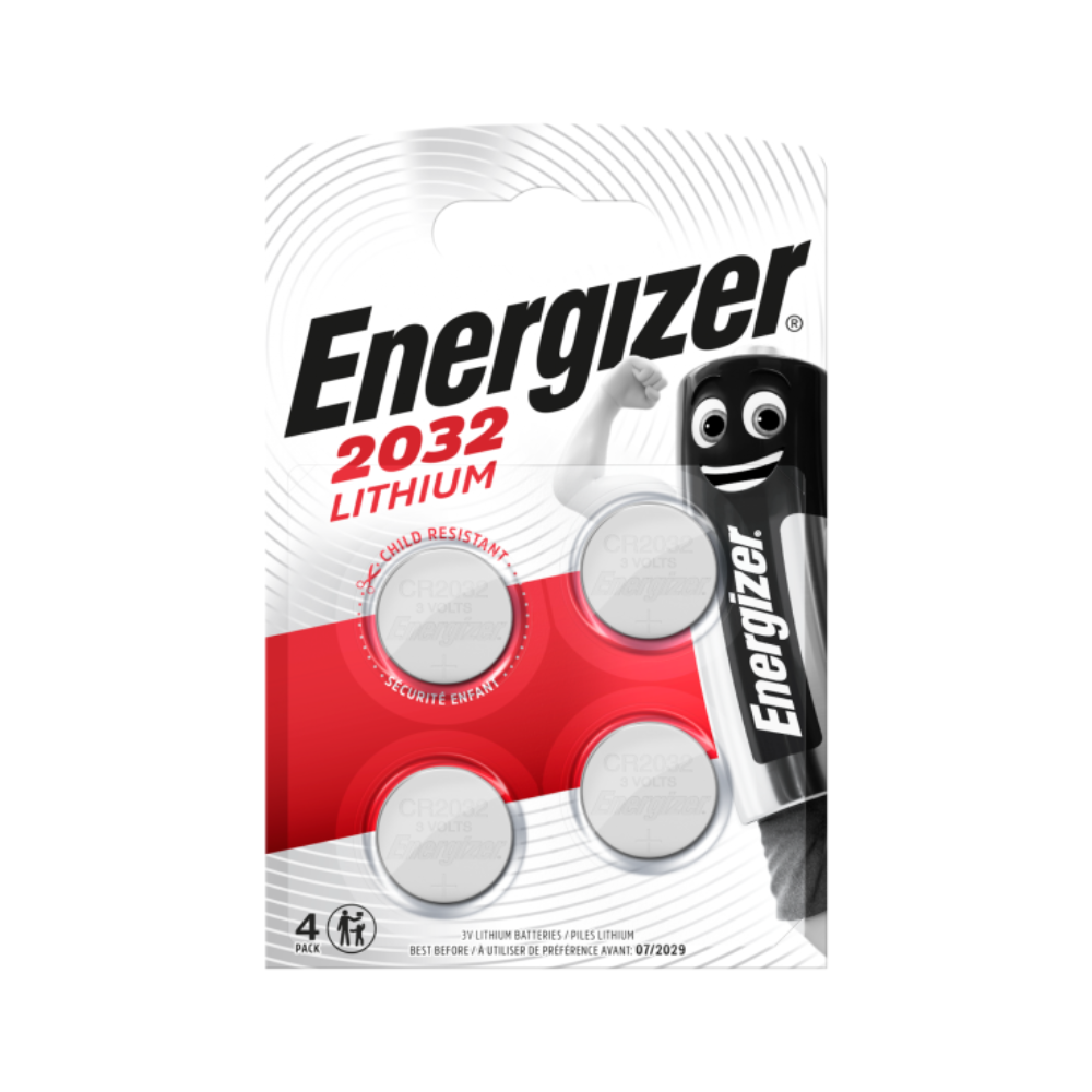 Image d'un pack de quatre piles bouton Energizer Ultimate Lithium CR 2032 | Emballage (4 pièces) dans l'emballage d'origine d'Energizer Deutschland GmbH. L'emballage est blanc avec une section rouge et contient une image d'une figurine de batterie portant des baskets et des gants. Le texte souligne que les piles bouton CR2032 sont sûres pour les enfants.