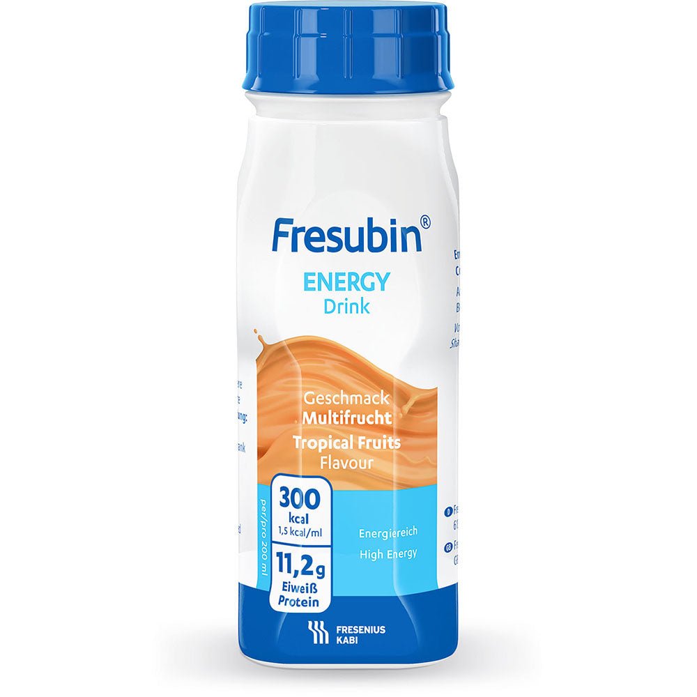 Une bouteille de 200 ml de boisson énergétique Fresubin de Fresenius Kabi Deutschland GmbH, saveur fruits tropicaux, avec bouchon bleu, fournit 300 kcal et 11,2 g de protéines par bouteille. L'étiquette est en allemand et en anglais.