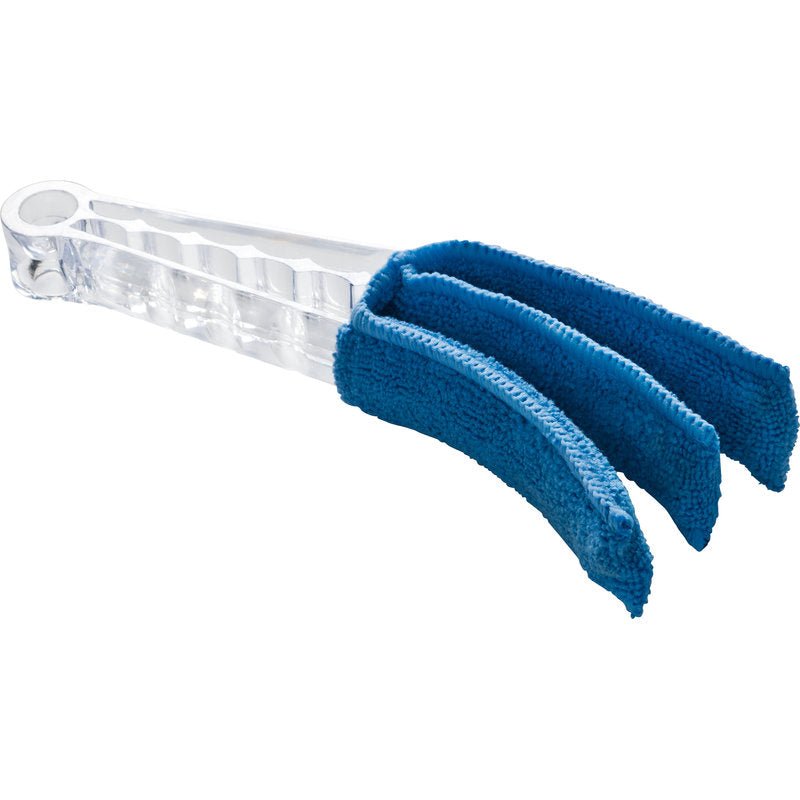 Le NETTOYEUR DE STORES, POIGNÉE EN MICROFIBRE FORME DE FOURCHE (235x40x93mm) de Haug Bürsten KG est équipé d'une poignée en microfibre et de trois dents bleues, ce qui le rend idéal pour le nettoyage des stores ou des ouvertures de ventilation.
