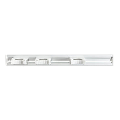 La Haug Bürsten KG ALU-GERÄTELEISTE, 3 porte-manches, 510x55mm est une étagère de rangement murale blanche avec trois fentes réglables et des trous de fixation visibles, idéale pour organiser des outils de nettoyage tels que des balais et des serpillières.
