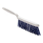 Un balai à main blanc HANDBESEN de Haug Bürsten Brosse KG à long manche et à poils durs en PBT bleu foncé (ø 0,50 mm, 280 × 15 × 45 mm), représentée en isolé sur fond blanc.