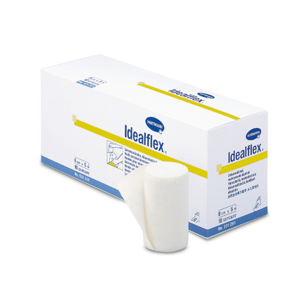 Une boîte de bandages universels légers Idealflex® de Paul Hartmann AG, avec un rouleau partiellement déballé à l'avant, mettant en valeur la texture et la forme du produit. L'emballage est blanc et bleu avec des détails de texte et de marque.