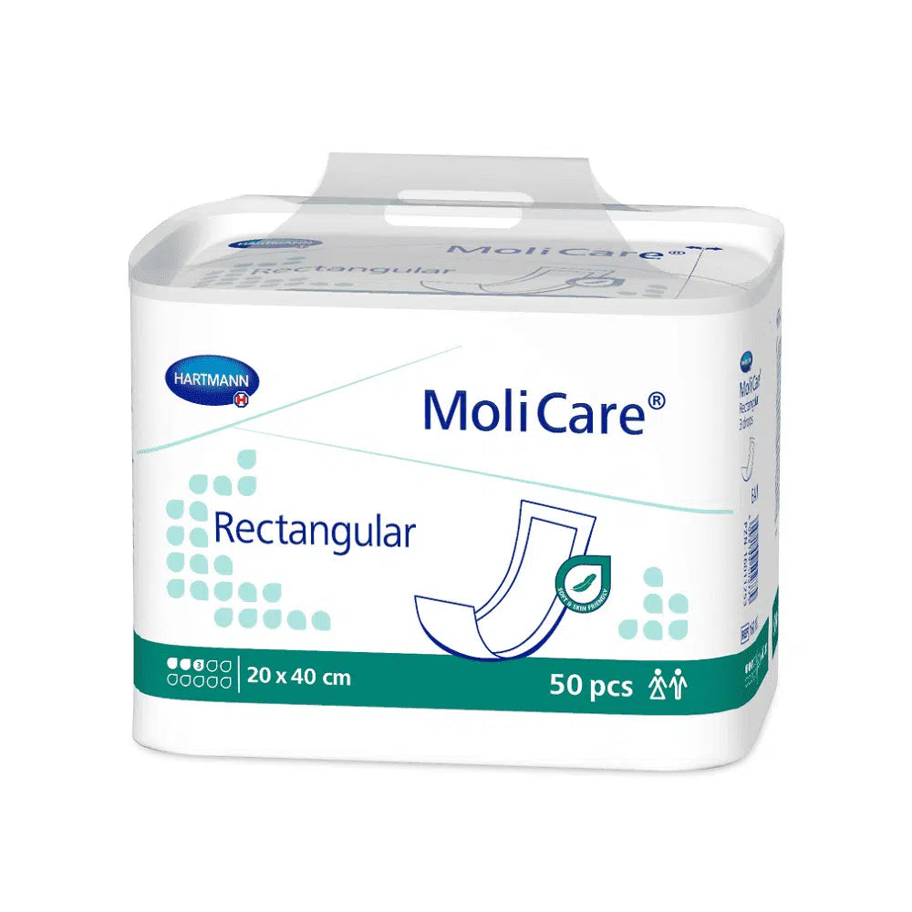 L'emballage MoliCare® de la société Paul Hartmann AG présente les protections rectangulaires pour incontinence avec le logo Hartmann. Le paquet contient 50 pièces au format 20 x 40 cm et est décoré d'une illustration de serviettes dans des tons de bleu et de vert.