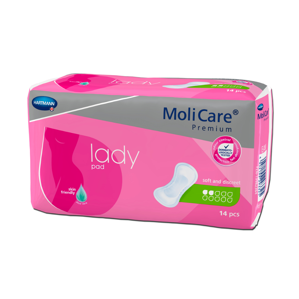 Cette image montre un paquet de protections Hartmann MoliCare® Premium lady pad. L'emballage est rose et gris avec un texte blanc. Le produit de Paul Hartmann AG pour une légère incontinence est promu comme doux et discret, respectueux de la peau et contient 14 pièces. Sur le devant, une petite image d'une protection est visible.