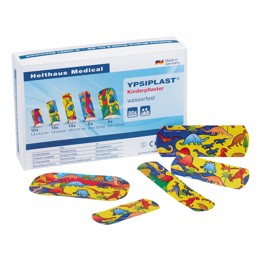 Une boîte de pansements pour enfants Holthaus Ypsiplast® de Holthaus Medical GmbH & Co. KG contenant 50 pièces. La boîte et les pansements sont décorés de motifs de dinosaures colorés, avec cinq pansements individuels de tailles différentes illustrés sur le devant de la boîte.