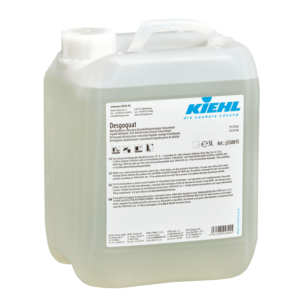 Un conteneur en plastique transparent avec une poignée et un bouchon blanc, étiqueté "Kiehl Desgoquat" de Johannes Kiehl KG. L'étiquette multilingue informe sur le concentré désinfectant liquide sans aldéhyde pour la désinfection des surfaces et fournit des instructions d'utilisation.