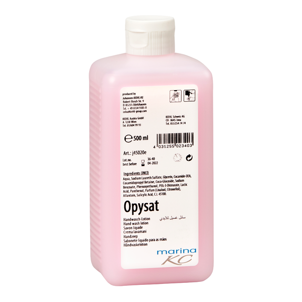 Une bouteille rose de 500 ml de la lotion pour lavage des mains Kiehl Opysat de Johannes Kiehl KG, un savon pour les mains au pH neutre, a une étiquette blanche avec des informations sur le produit, les ingrédients, le code-barres, des symboles et "marina KC" en bas pour un nettoyage doux des mains.