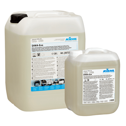 Deux conteneurs en plastique (20L et 10L) de détergent pour verres et vaisselle Kiehl DIWA-Evo de Johannes Kiehl KG avec des étiquettes blanches contenant des informations sur le produit, le logo de la marque et des instructions d'utilisation. Idéal comme détergent pour vaisselle et verres.