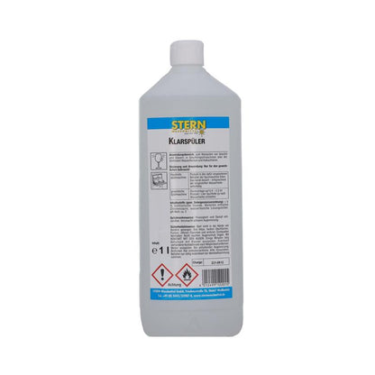 Eine weiße 1-Liter-Flasche STERN Klarspüler S der Stern Waschmittel GmbH mit deutschem Text, Sicherheitshinweisen und Gefahrensymbolen auf dem Etikett liefert streifenfreien Glanz mit einem roten Brandwarnsymbol am Boden.