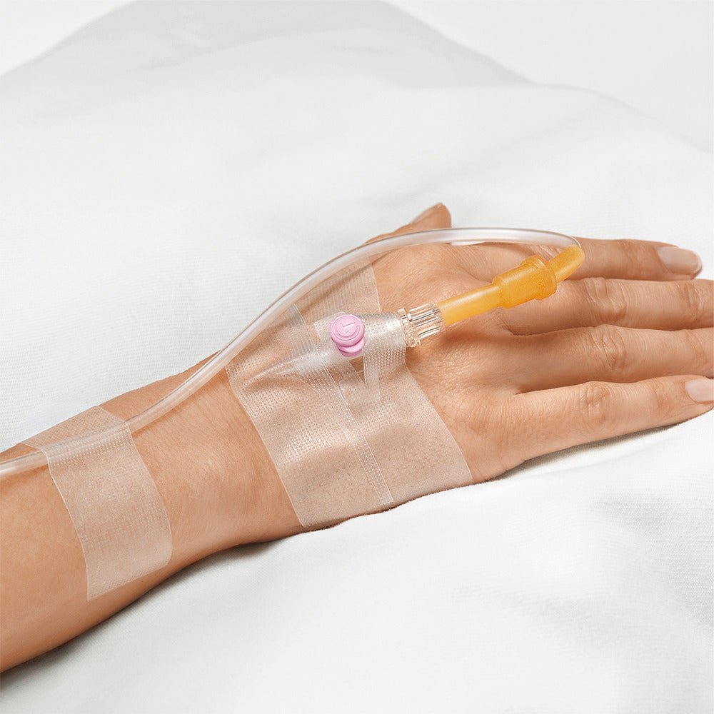 Leukofix, pansement en rouleau, dans son anneau de protection – en utilisation