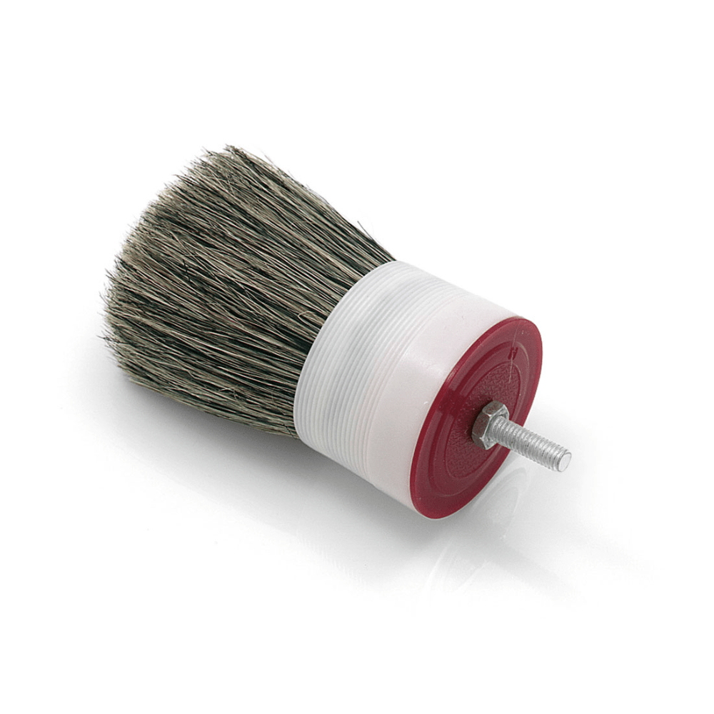 La tête de pinceau d'angle industrielle Nölle Profi Brush présente un design rond et pratique avec un mélange de poils gris dense et un manche en plastique rouge et blanc, complété par une tige métallique filetée pour des travaux de peinture détaillés.