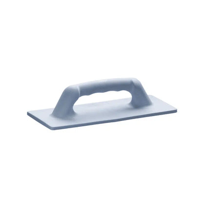 Le support de tampon Vileda - Padboy et Padmaster de Vileda GmbH est un outil de frottement gris avec une base rectangulaire plate et une poignée arrondie sur le dessus, parfait pour lisser les surfaces lors des travaux de construction et de finition. Son isolation sur un fond blanc uni souligne sa fonction en tant qu'équipement de nettoyage.