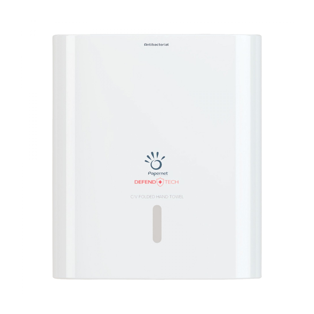 Un distributeur antibactérien blanc, fixé au mur Papernet, pour serviettes pliées en C/V avec le logo de Sofidel Germany GmbH Defend Tech Technologie, portant les inscriptions « distributeur antibactérien » et « CV Folded Hand Towel ». Une fente verticale étroite est visible à l'avant.