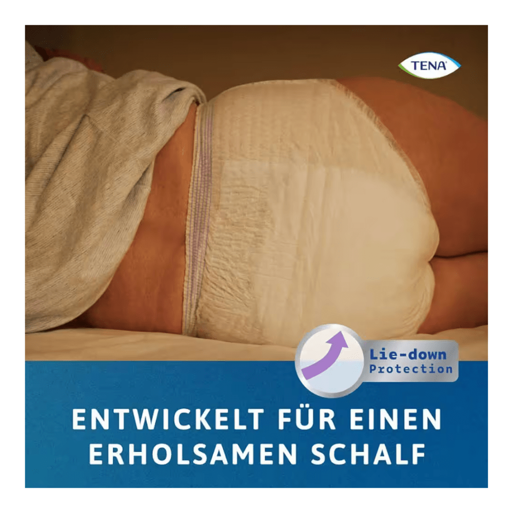 Une personne portant les TENA Protection Pants Normal Inkontinenzpants de TENA - Essity Germany GmbH est allongée sur le côté dans le lit. L'image montre le logo TENA et le texte allemand : "Développé pour un sommeil réparateur", ce qui indique un sommeil paisible.