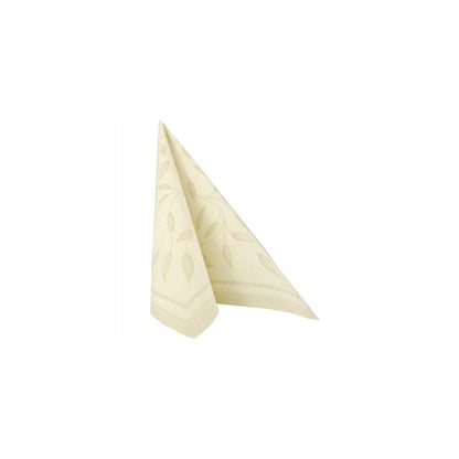Une serviette crème blanche pliée en triangle de la PAPSTAR "ROYAL Collection" avec un motif de feuilles discret embellit chaque décoration de table.