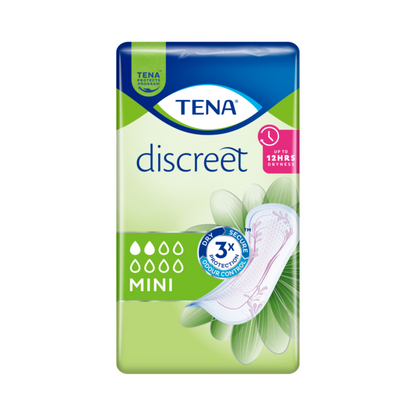 L'image montre un paquet de protège-slips TENA Discreet Mini, conçus pour traiter l'incontinence urinaire. L'emballage vert-bleu met en avant des caractéristiques telles que « jusqu'à 12 heures de sécheresse » et « triple protection ». Un motif floral orne l'image des protège-slips sur le côté droit du paquet.