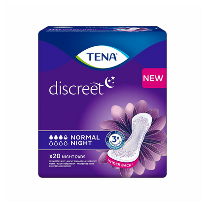 L'image montre un paquet de protections pour incontinence TENA Discreet Normal Night, idéal pour la protection en cas de faiblesse de la vessie. L'emballage a un design violet qui met en avant la capacité d'absorption de « Normal Night » avec une « triple protection » et un dos plus large. Il contient 20 pièces et porte bien visible dans le coin supérieur droit « NOUVEAU » sous la marque TENA – Essity Germany GmbH.