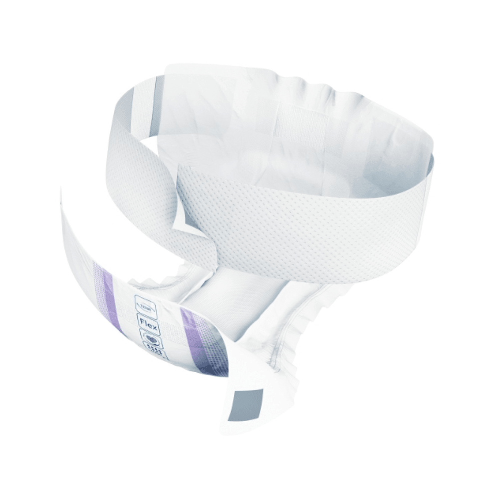 La protection d'incontinence TENA Flex Maxi d'Essity Deutschland GmbH est illustrée avec une ceinture flexible et des languettes adhésives sur les côtés. Elle présente un design majoritairement blanc avec des accents violet clair et une petite étiquette TENA Flex Maxi à l'avant. L'intérieur semble être rembourré pour le confort et l'absorption, ce qui la rend idéale pour la protection contre l'incontinence.