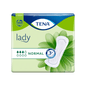 La serviette hygiénique TENA Lady Normal | Paquet (30 pièces) de TENA - Essity Germany GmbH, développée pour traiter l'incontinence urinaire, est présentée sur un fond vert-bleu. L'emballage met en avant « 3x Protection » et « Contrôle des odeurs » et montre sur le côté droit un graphique de la serviette pour démontrer ce produit efficace contre l'incontinence.