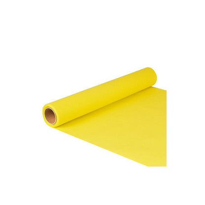 Un rouleau de PAPSTAR papier de chemin de table de la « ROYAL Collection » en jaune vif, avec l'écolabel nordique « Svanen », est partiellement déroulé, de sorte que le cœur en carton est visible. Le papier lisse et lumineux repose à plat sur un fond blanc.