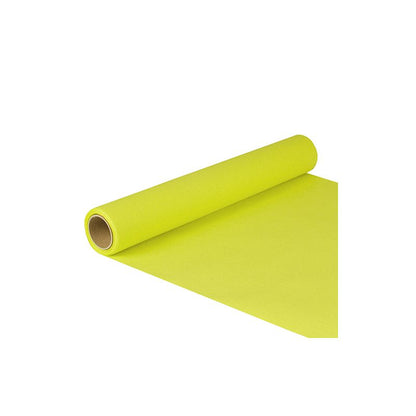Un rouleau de papier jaune-vert vif, qui rappelle le chemin de table en papier de la PAPSTAR « ROYAL Collection » de la société PAPSTAR GmbH, est partiellement déroulé sur un fond blanc immaculé, soulignant ainsi son élégance et son engagement pour la durabilité avec la certification FSC®.