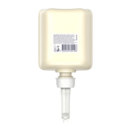 Une bouteille de recharge rectangulaire beige contient le savon liquide Tork 420502 de la marque TORK - Essity Professional Hygiene Germany GmbH. Avec un bec verseur pratique en bas, elle assure une utilisation facile pour une hygiène des mains optimale. L'étiquette au dos montre en petits caractères une liste des ingrédients et souligne la formule au parfum doux, idéale pour le soin quotidien de la peau.