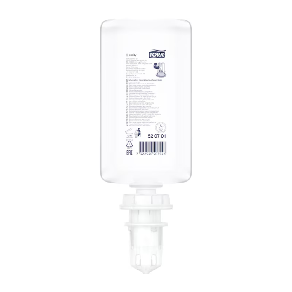 Une bouteille de recharge transparente de 1000 ml en plastique Tork 520701 Sensitive Hand-Schaumseife Premium S4 avec bouchon blanc et distributeur, illustrée à l'envers. L'étiquette porte le logo TORK et indique la certification ECARF et la compatibilité cutanée.