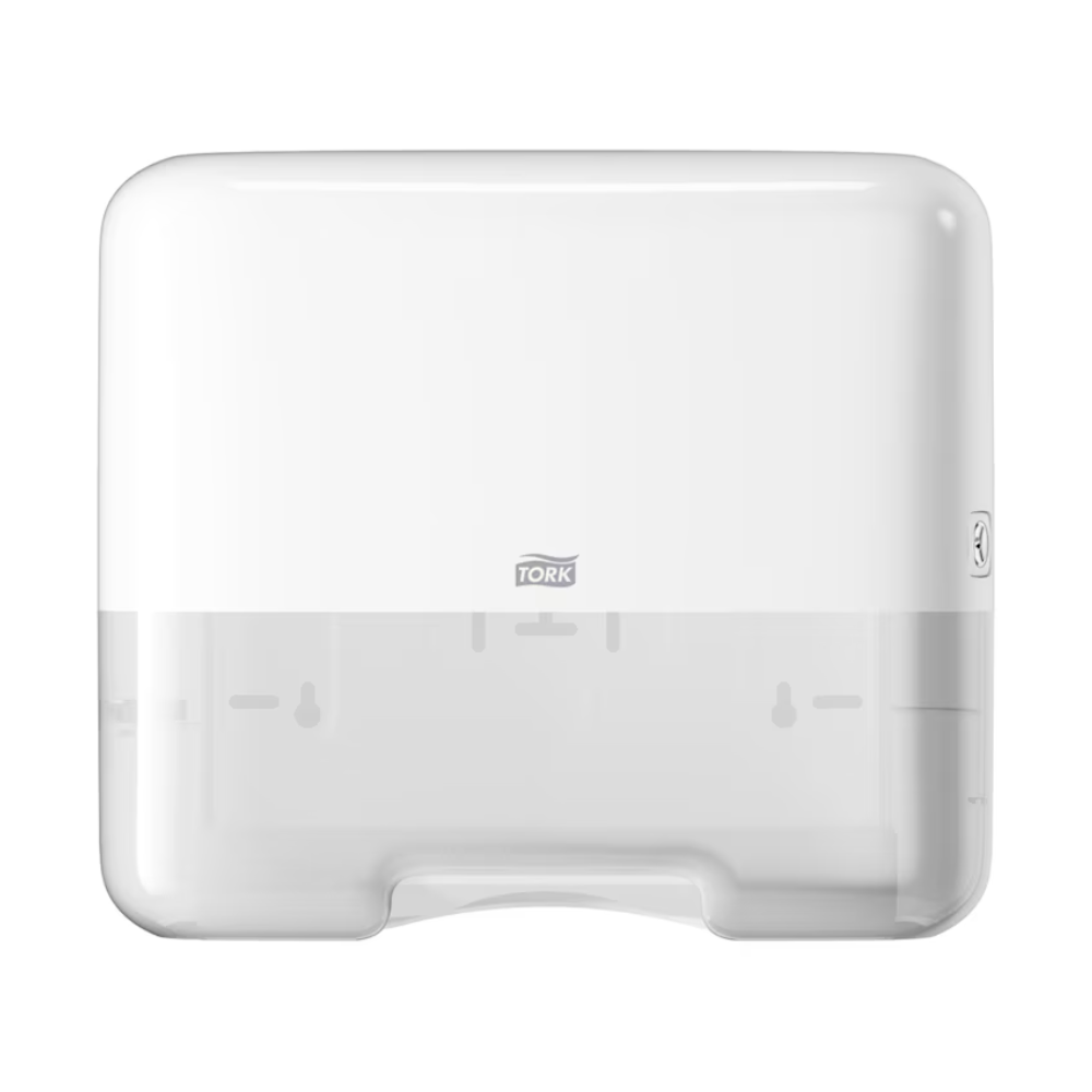 Le distributeur mini Tork 553100 pour essuie-mains pliés en Z Elevation H3 de TORK - Essity Professional Hygiene Germany GmbH est un distributeur de serviettes en papier rectangulaire blanc avec une partie inférieure translucide. Il dispose d'un petit logo au centre et incarne l'élégance simple et fonctionnelle caractéristique du design Elevation. Il est donc idéal pour la distribution efficace d'essuie-mains pliés en Z.