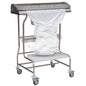 Un chariot d'élimination médicale en métal sur roues contient un grand sac sous vide transparent Novocal pour Novovac01 (620 x 1000 mm) et dispose d'un panneau de commande sur le dessus ainsi qu'une étagère inférieure pour des sacs supplémentaires. Marque : Novocal.