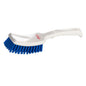 La brosse à manche court bleue Vileda Professional de Vileda GmbH dispose de poils de haute qualité et d'un trou pratique à l'extrémité du manche pour un accrochage facile.