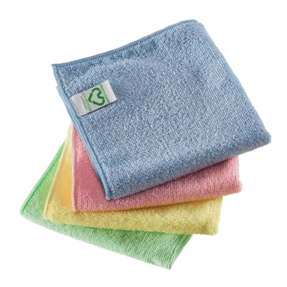 Un ensemble de chiffons en microfibre Vileda Professional r-MicroTuff Swift de différentes couleurs, y compris bleu, rose et vert, est soigneusement empilé, avec une étiquette visible sur le chiffon bleu. Ces chiffons en microfibre recyclés de Vileda GmbH répondent aux normes durables tout en assurant une performance de nettoyage efficace.