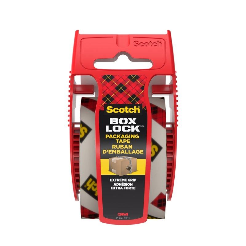 Un distributeur en plastique rouge contient un rouleau de ruban d'emballage Scotch® Box Lock™ 48 mm x 20,3 m de 3M Deutschland GmbH. L'étiquette montre "Ruban d'emballage Scotch Box Lock, Extreme Grip" avec l'image d'une boîte fermée.