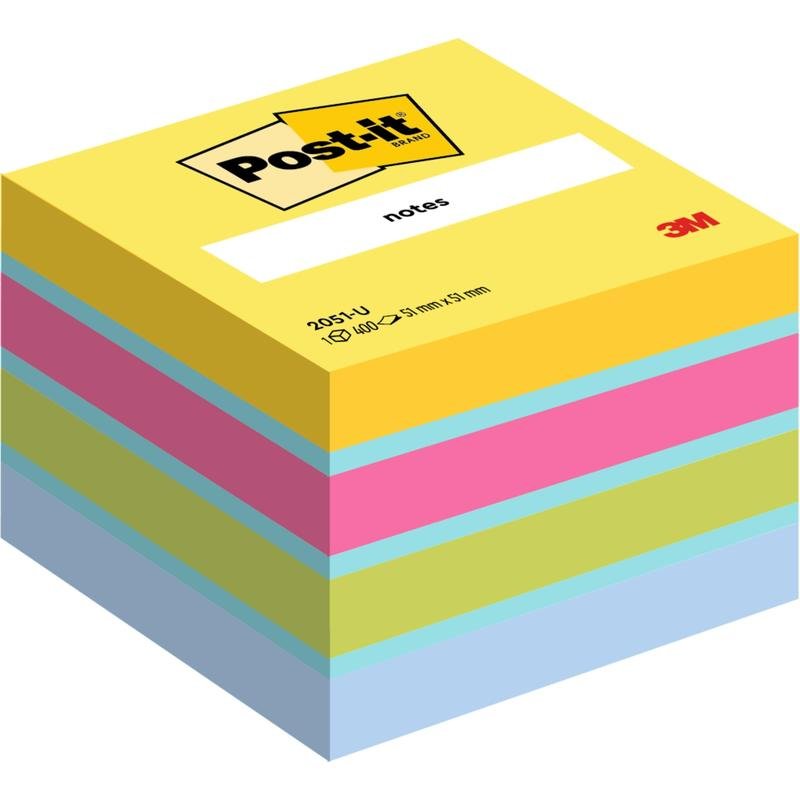 Une pile de Mini Cubes de Notes Post-it® (51 mm x 51 mm, 400 feuilles/bloc, 100% PEFC) de différentes couleurs. Sur la note jaune du dessus, on trouve le branding de 3M Deutschland GmbH et les informations sur le produit.