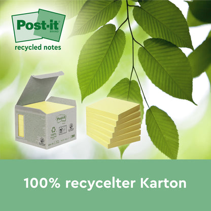 Eine Schachtel Post-it® Recycling Z-Notes (76 mm x 76 mm, 100 Blatt/Block, 100% PEFC) der 3M Deutschland GmbH ist neben einem Zettelstapel und grünen Blättern abgebildet. Der grüne Hintergrund ist mit einem Blattmuster und dem Text versehen: "100% recycelter Karton.