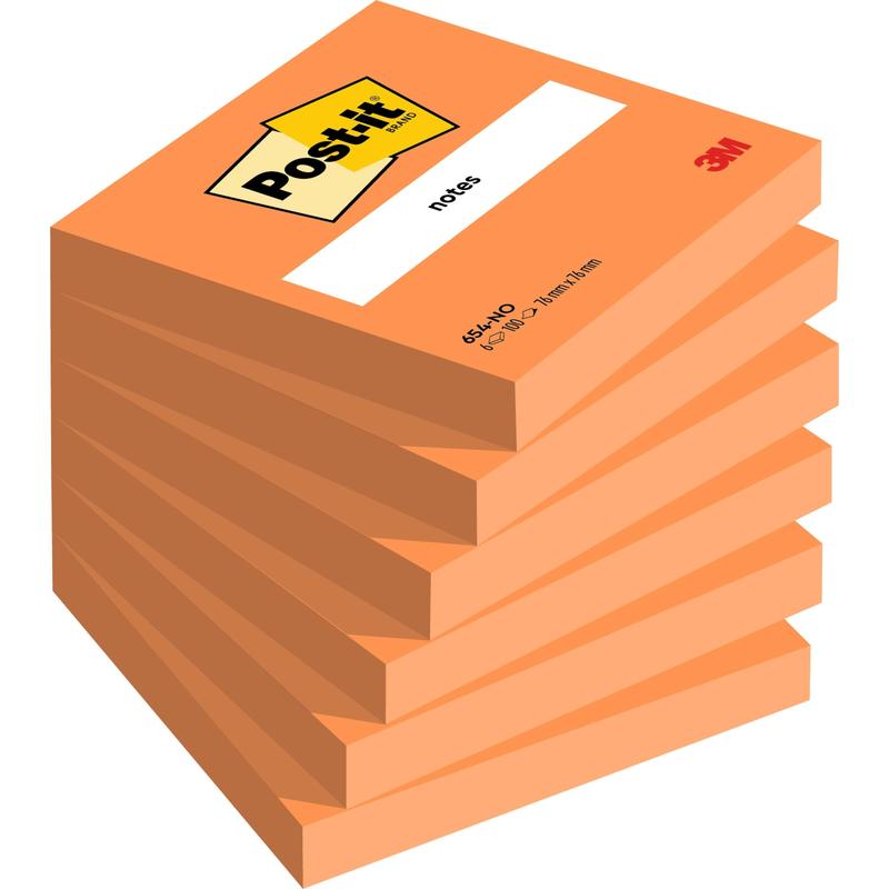 Une pile de sept blocs-notes Post-it® orange de 3M (76 mm x 76 mm, 100 feuilles par bloc, 100% PEFC) avec le logo Post-it et une étiquette vierge sur le bloc supérieur.